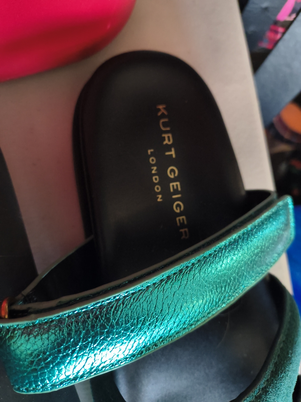 Rare green Kurt Geiger eagle head velvet unique and very hard to find - Picture 6 of 6
